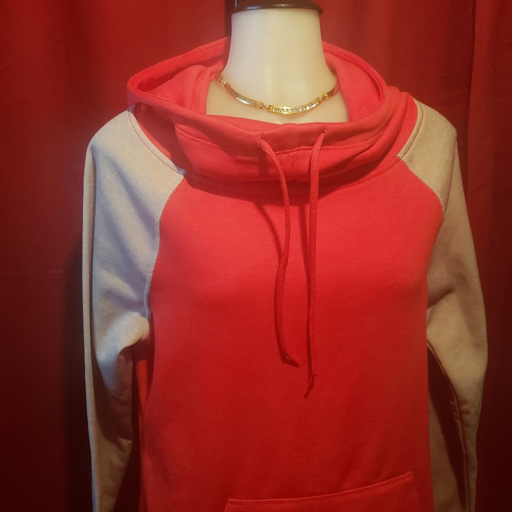 Women Champion pullover